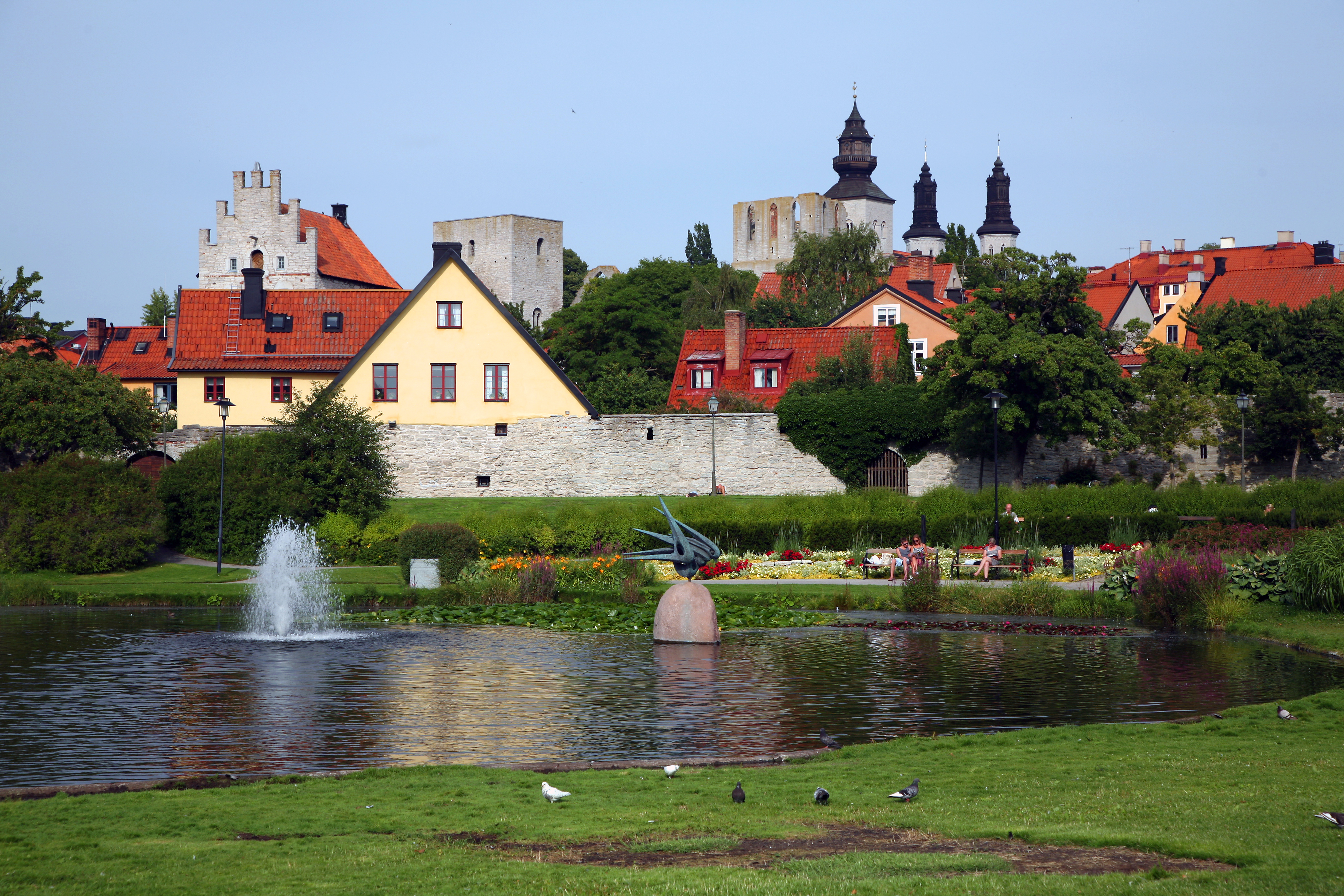 Vy över Almedalen i Visby, Gotland.