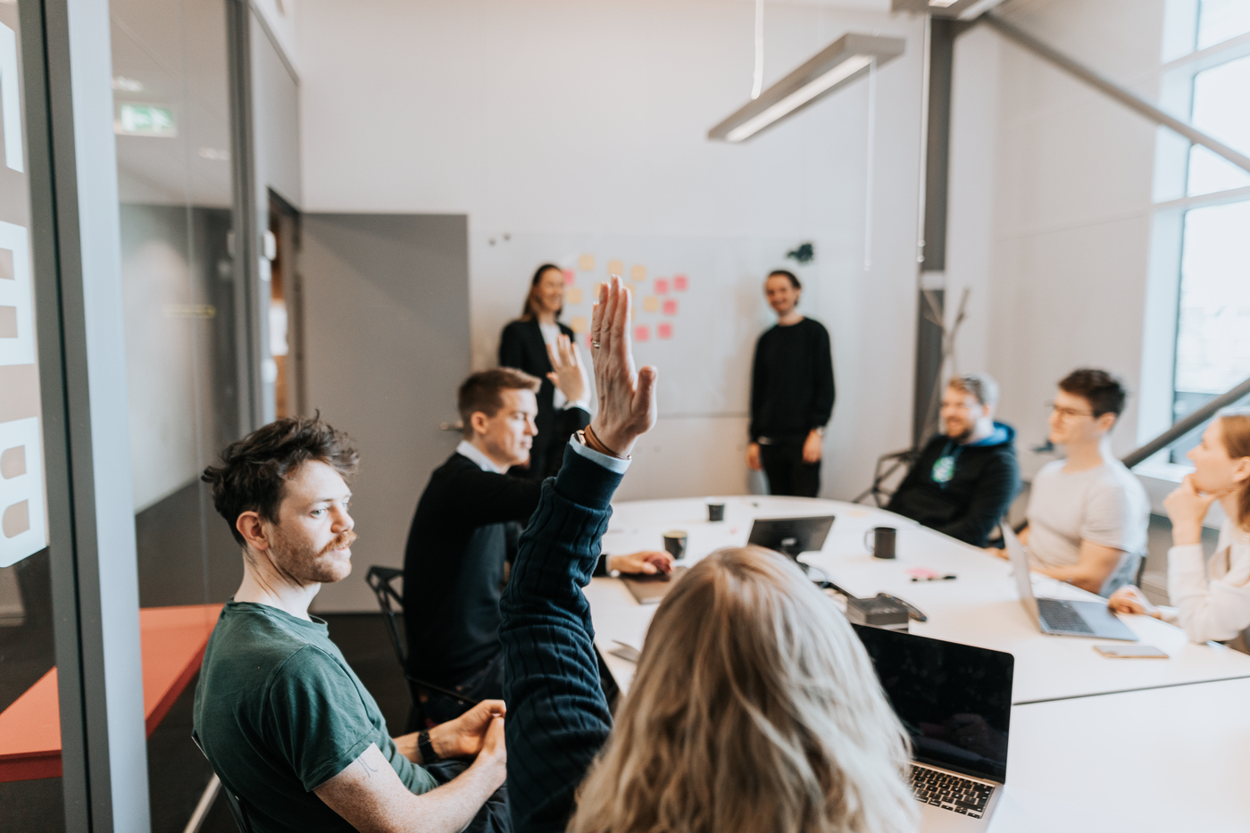 Bild på trainees som har workshop
