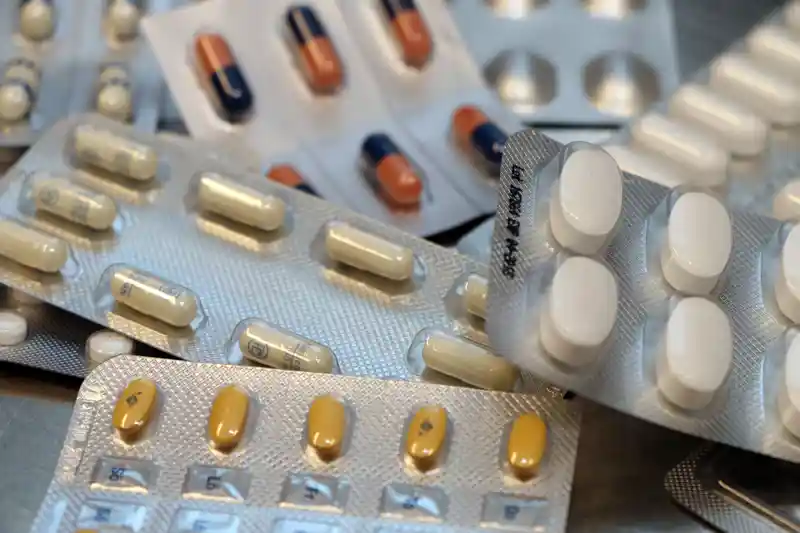 Närbild på en massa tablettkartor.